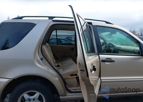 2001 Mercedes-Benz Ml 320 z USA, uszkodzony, nr VIN 4JGAB54E81A248439